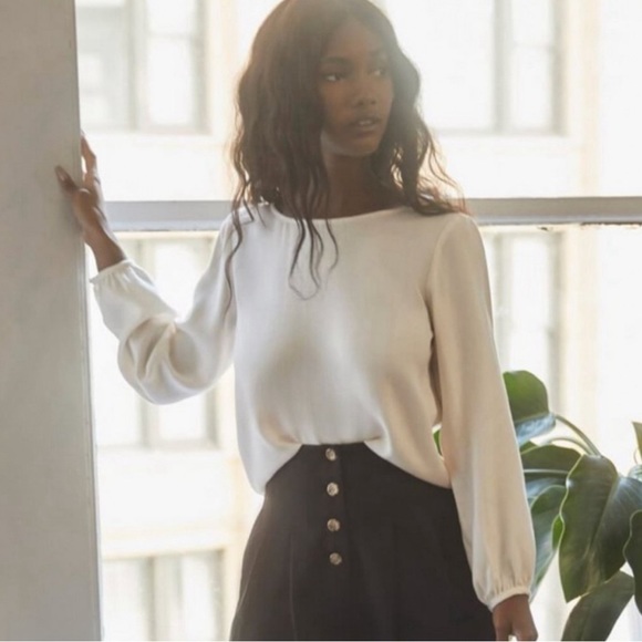 VETTA The Gathered Sleeve Wrap Top Textured stencil Ivory Medium - Picture 4 of 11